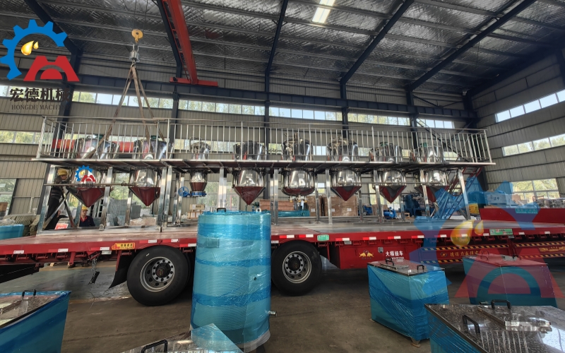 宏德<a href=http://m.fspayy.com/jinglian/ target=_blank class=infotextkey>精煉油設(shè)備</a>廠家